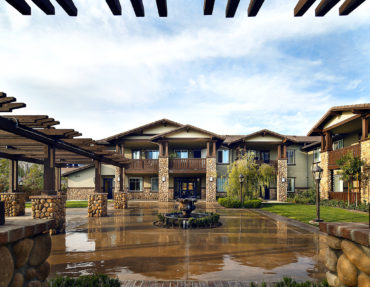 Vista Del Rio Apartments with fountain and courtyard