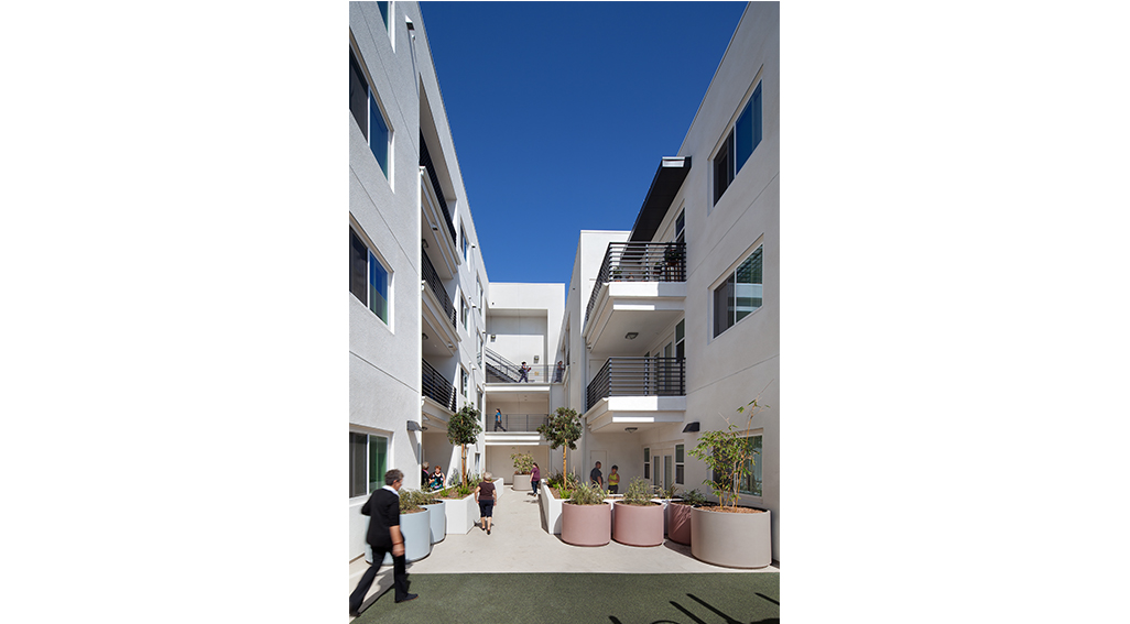 Argyle apartments courtyard