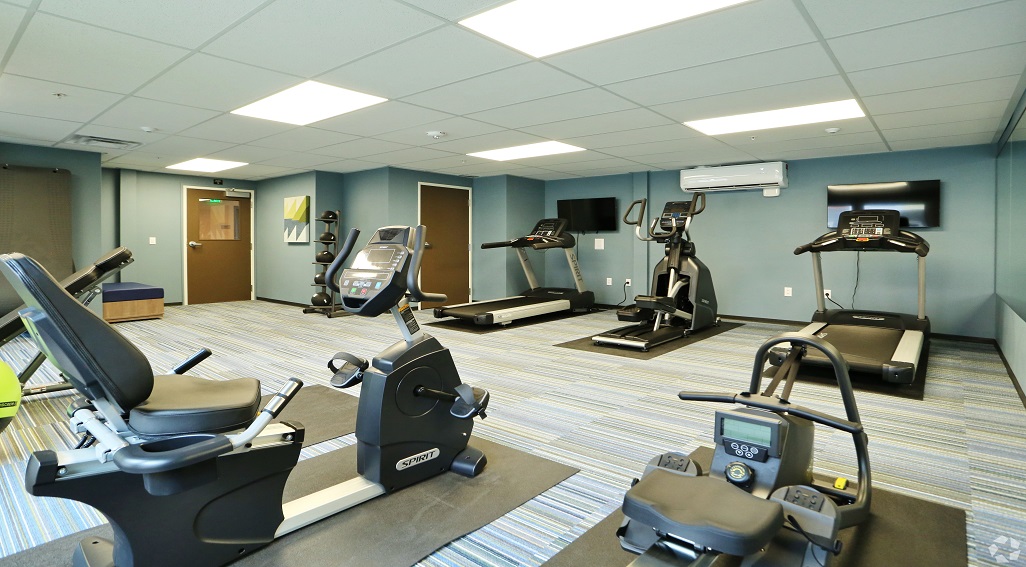 Cedar Pointe exercise room